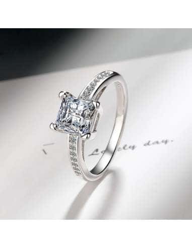 Anillo para mujer con Circonitas y Piedra...