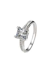 Anillo para mujer con Circonitas y Piedra Central Cuadrada en Plata de Ley - Plata 925