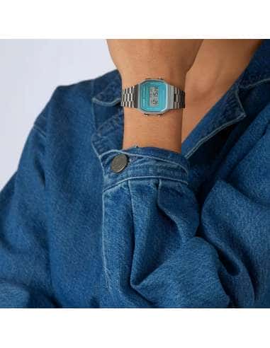 Reloj Digital Retro Acero Inoxidable con Pantalla Azul Iluminator - Casio A168WEM-2EF