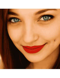 Servicio de Puesta Piercing en la Mejilla – Estudio The White Dog