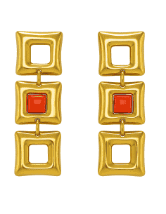 Pendiente para Mujer largo de oro Formadado por tres Cuadrados y una Coral en uno de Ellos - Oro amarillo 18K