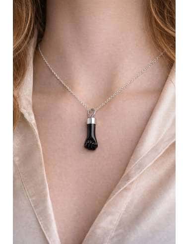 Colgante Puño negro – Plata de ley