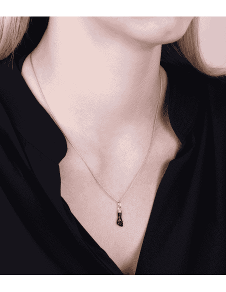 Colgante Puño negro - Oro Amarillo 18k