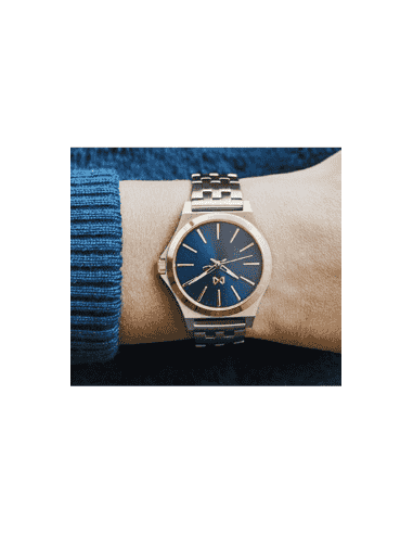 Reloj para Mujer  Bicolor con Esfera Azul y Detalles en Dorado Rosado - Mark Maddox MM7101-37